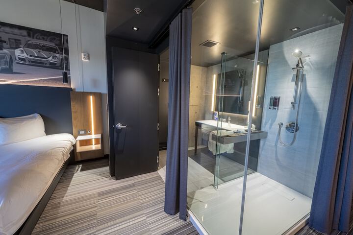 Room 41 of 61