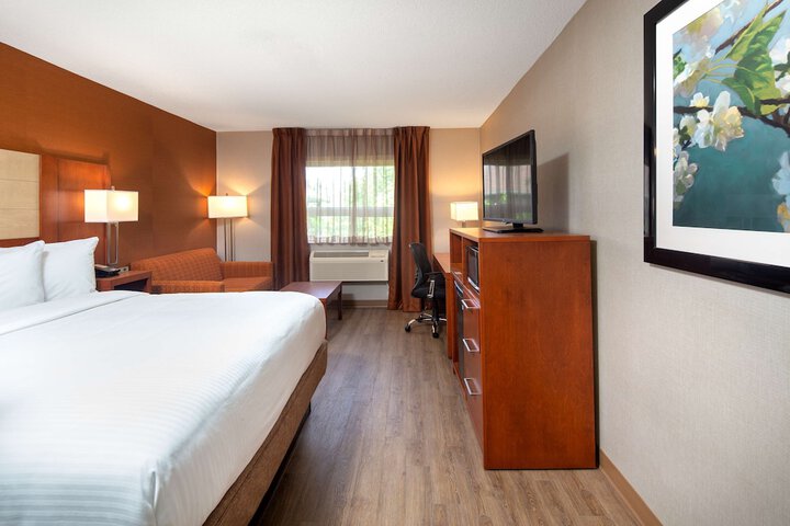 Room 9 of 12