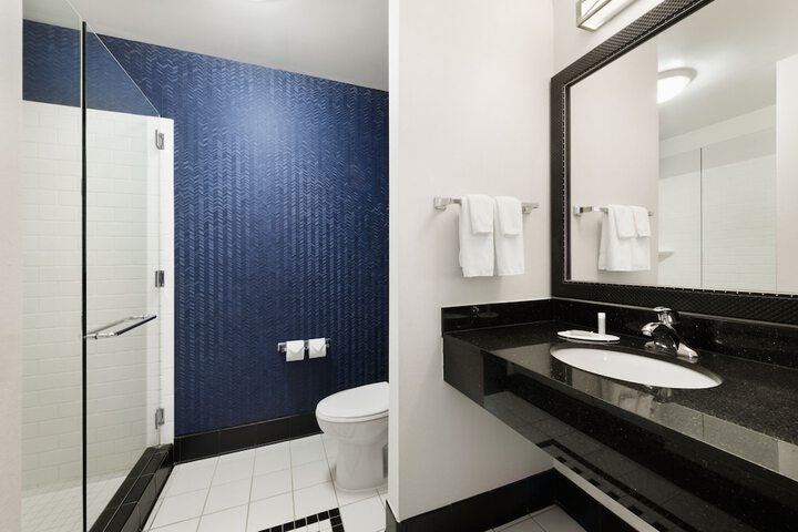 Room 15 of 33