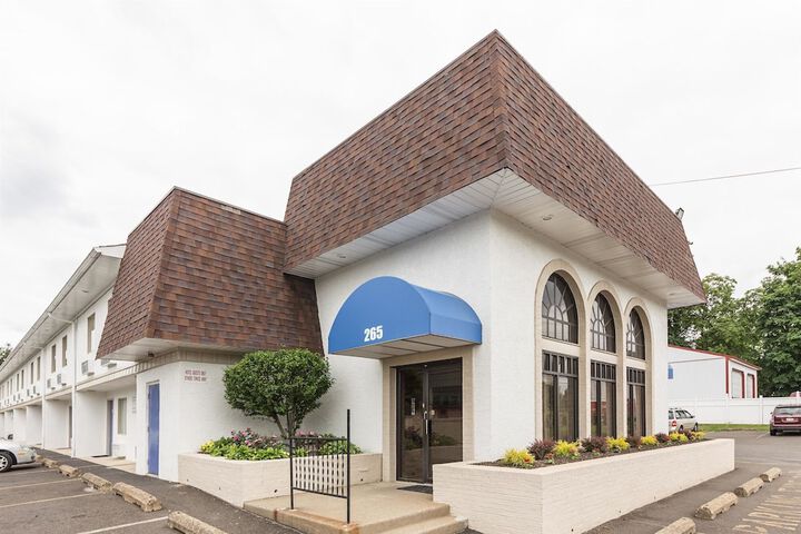 Motel 6 Warminster PA