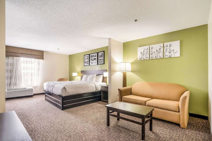 Room 19 of 39
