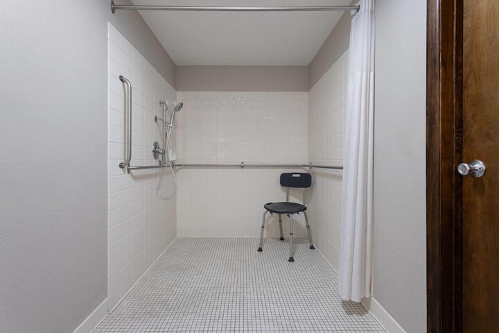 Days Inn and Suites by Wyndham Downtown Missoula-University