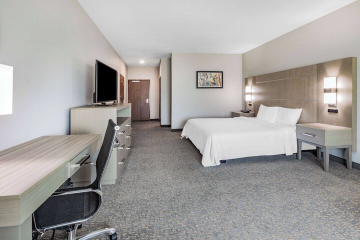 La Quinta Inn & Suites by Wyndham Jackson / Cape Girardeau