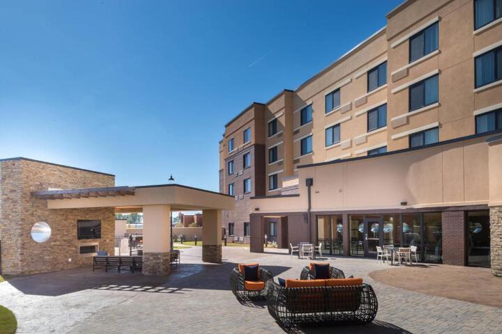 Courtyard by Marriott Jacksonville