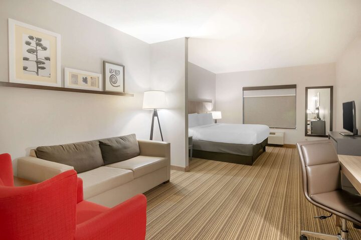 Room 30 of 41