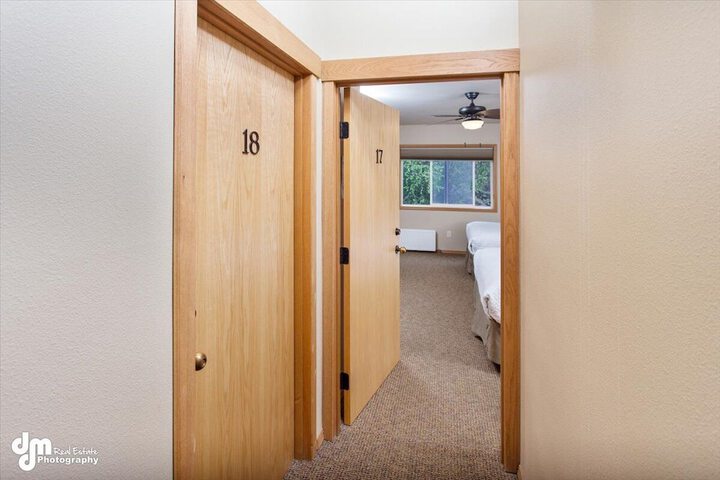 Room 52 of 78