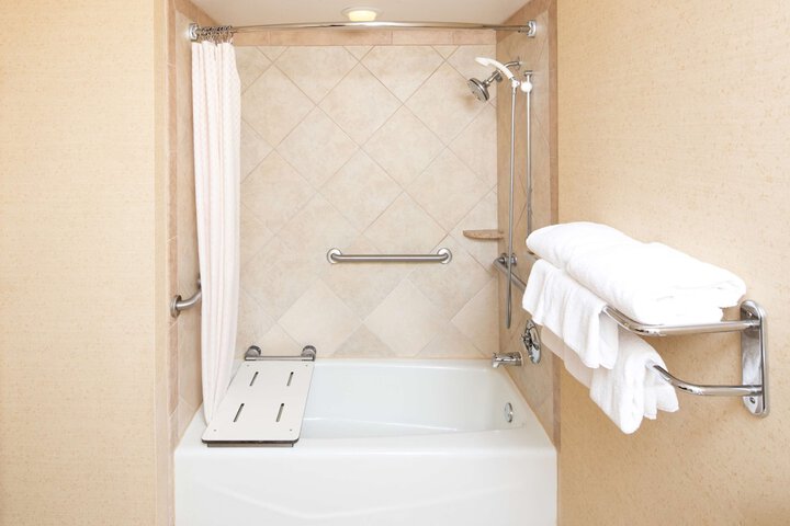 Room 32 of 41