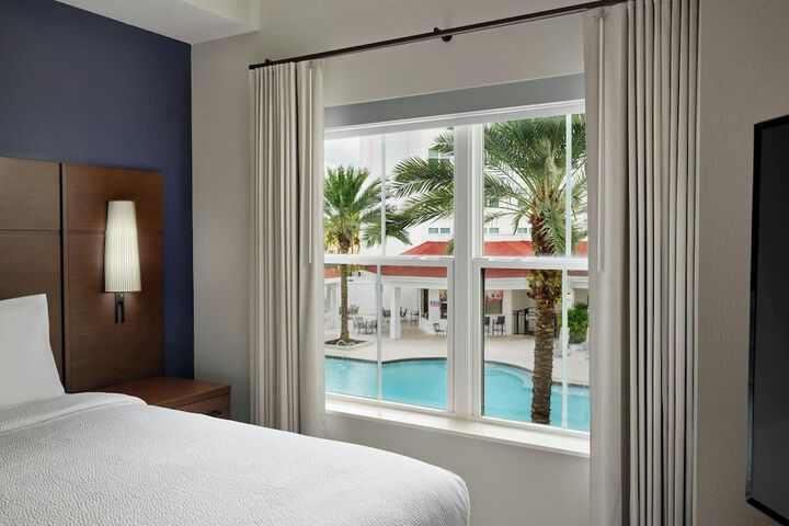 Residence Inn by Marriott Orlando Flamingo Crossing / Western Entrance