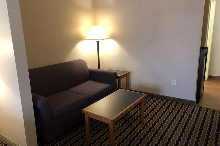 Room 12 of 32