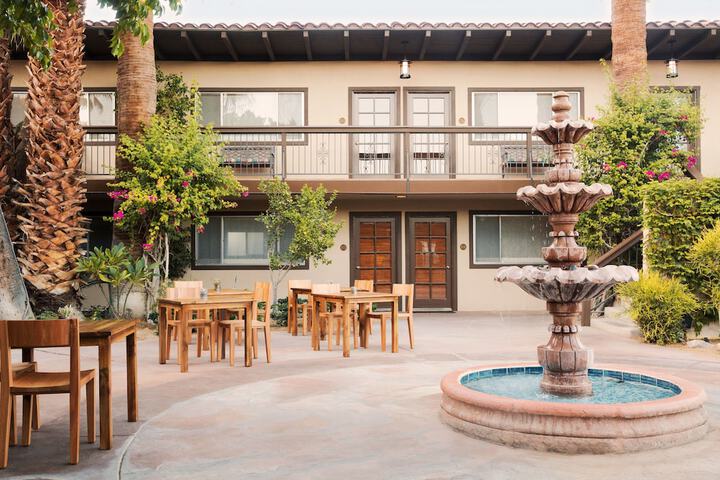 Hotel Exterior 64 of 68