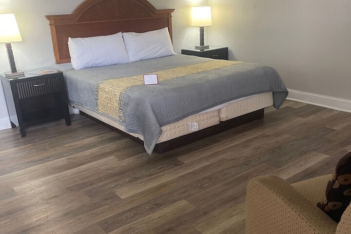Room 51 of 62
