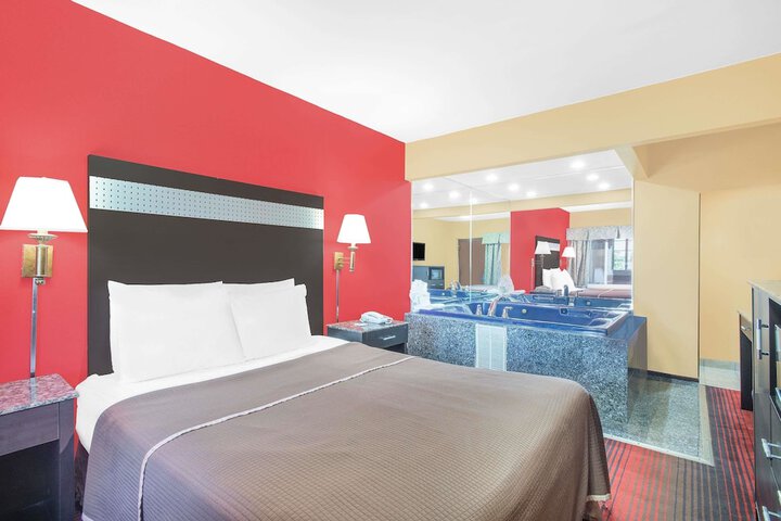 Room 5 of 22