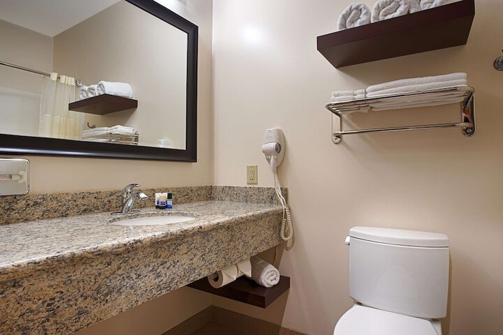 Best Western Plus Finger Lakes Inn & Suites