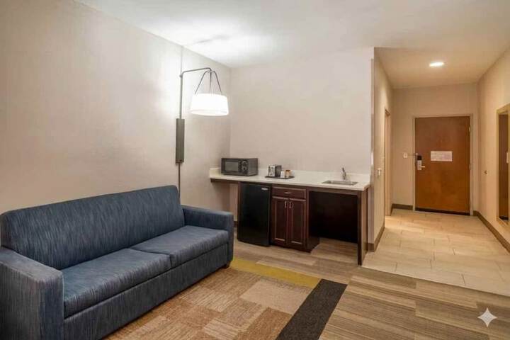 Holiday Inn Express Hotel & Suites Magee by IHG