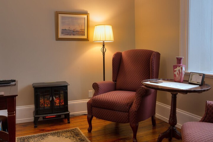 Sir Isaac Brock B & B Luxury Suites