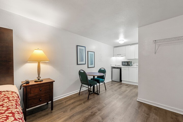 Room 52 of 70