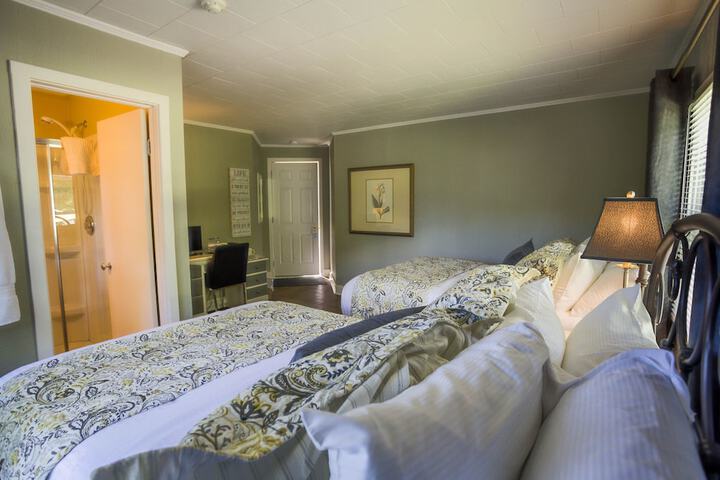 The Woodview Inn