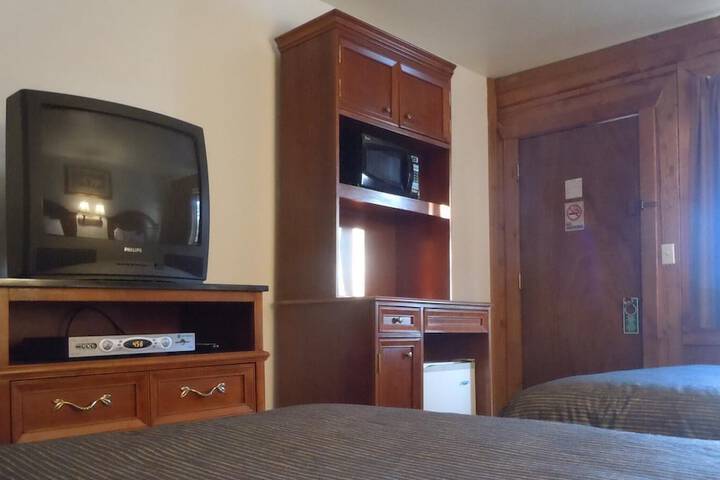 Room 32 of 41