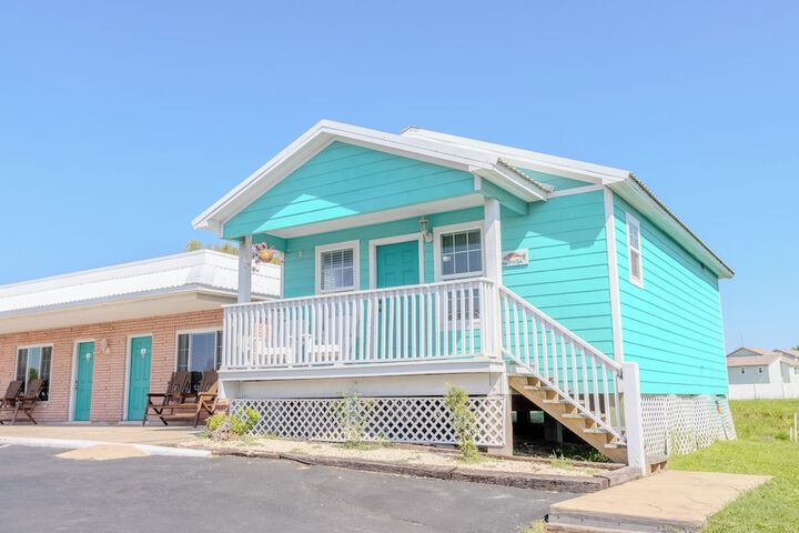 Shark Reef Resort Motel & Cottages