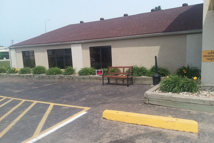 Super 8 by Wyndham Watertown