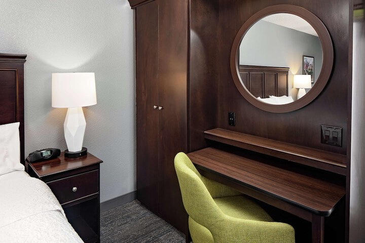 Room 16 of 43