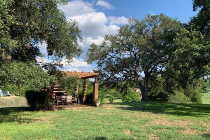 Salado Cottage Retreat near Downtown