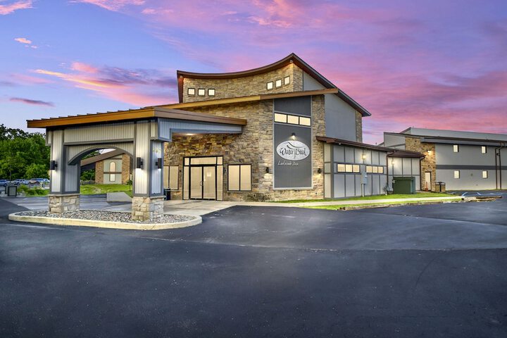 Waterbird Lakeside Inn