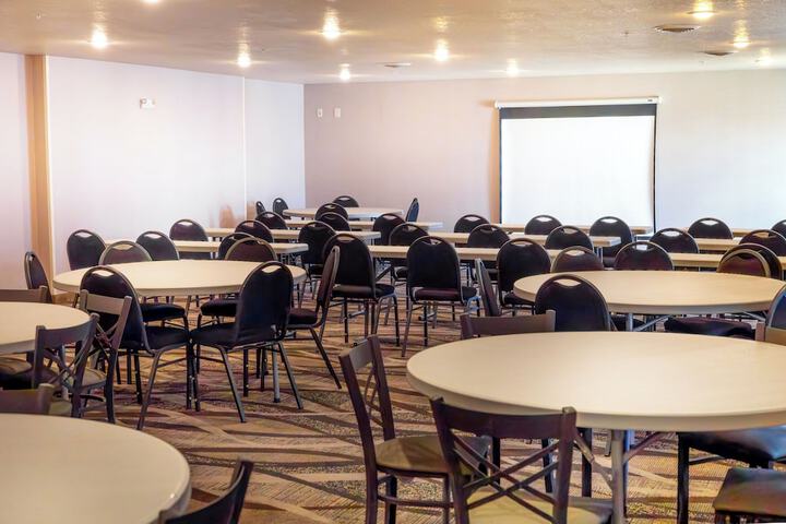 Cobblestone Inn & Suites – Big Lake