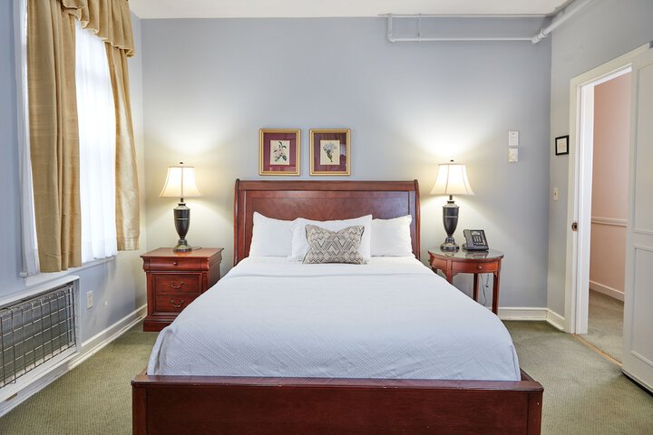 Room 16 of 33