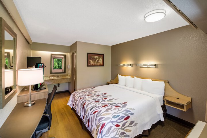 Room 27 of 28