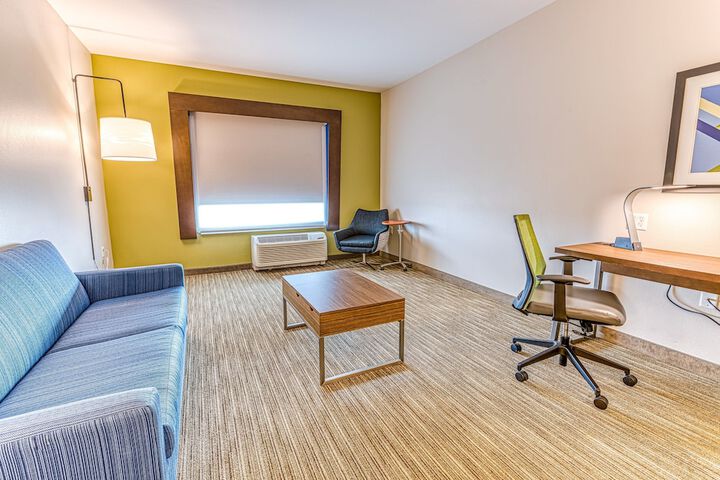 Room 32 of 53