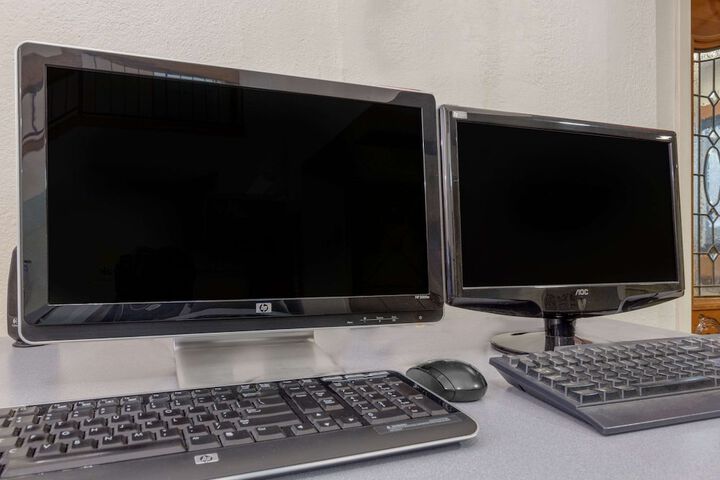 Business Center 16 of 16