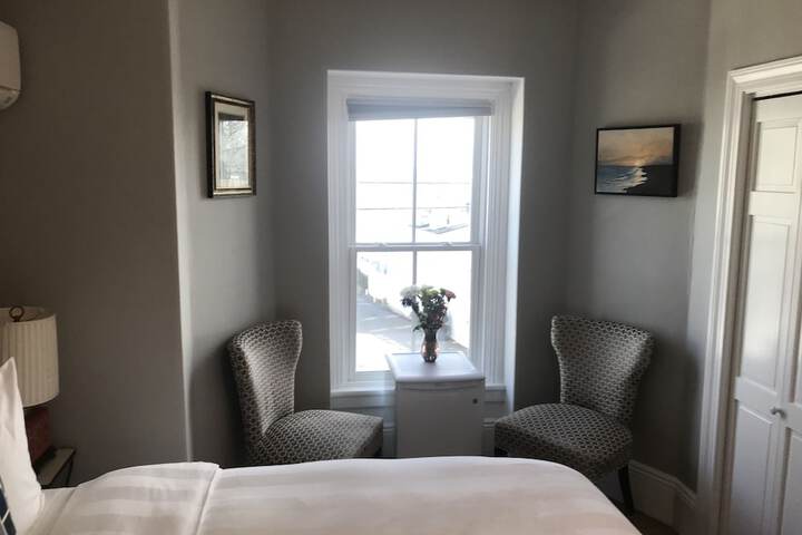 Room 51 of 65
