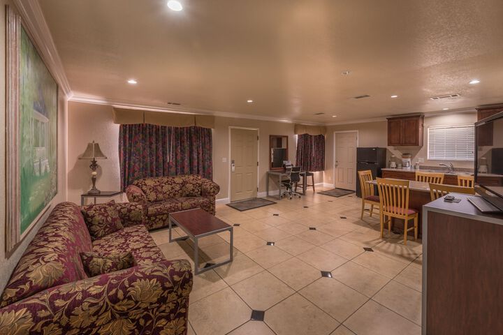 Room 14 of 25