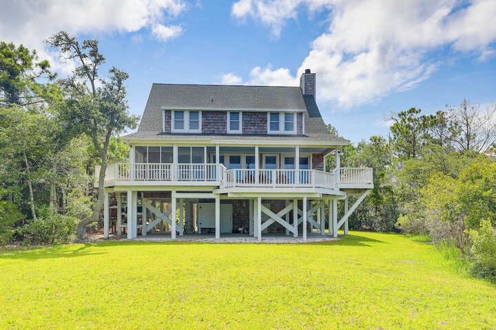Waterfront Home w / Screened Porch & Sunsets