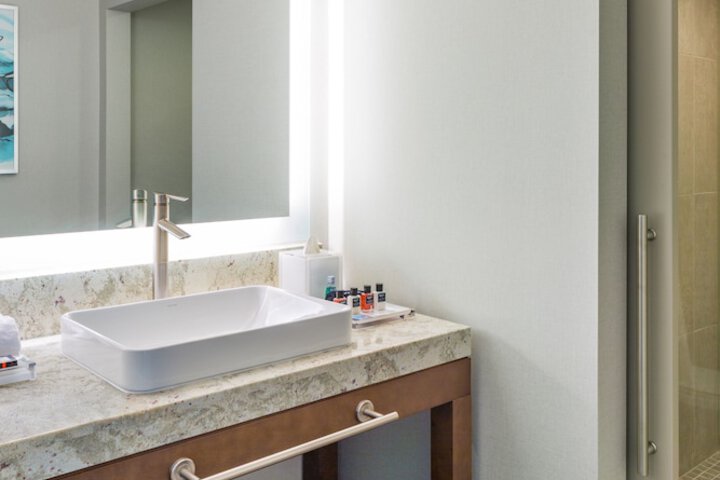 Best Western Premier Hotel at Fishers Landing