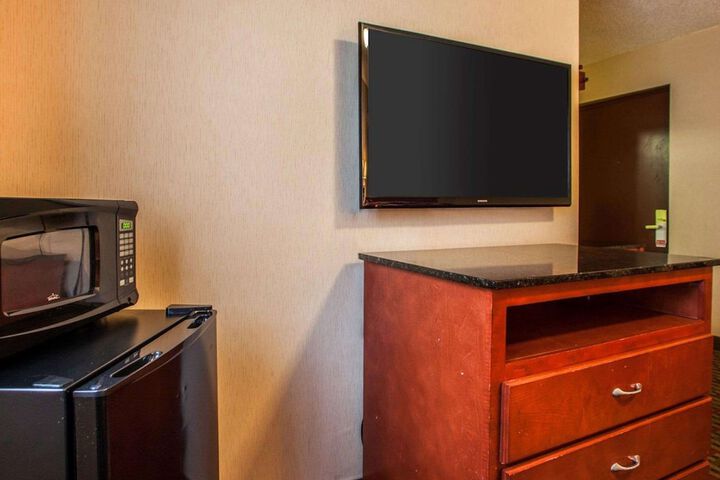 Room 15 of 33