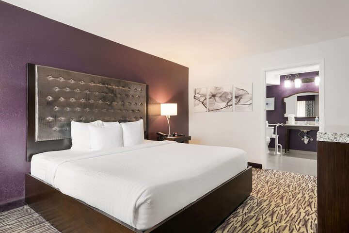 Room 42 of 60