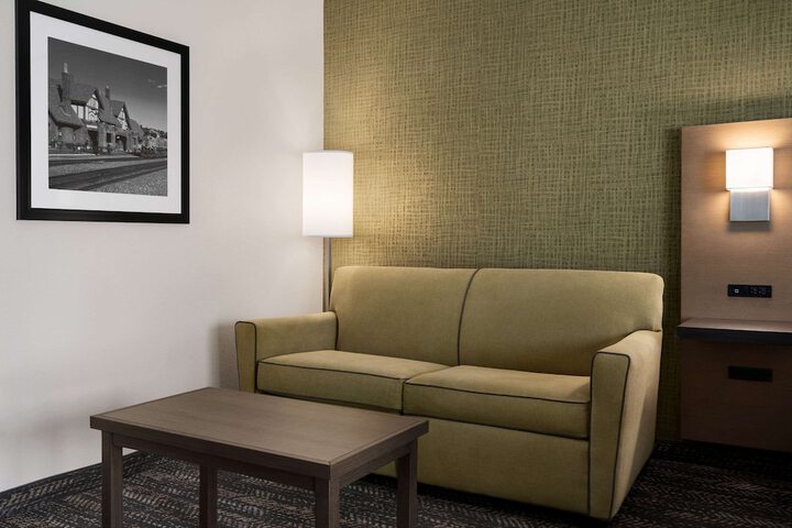 Room 30 of 43
