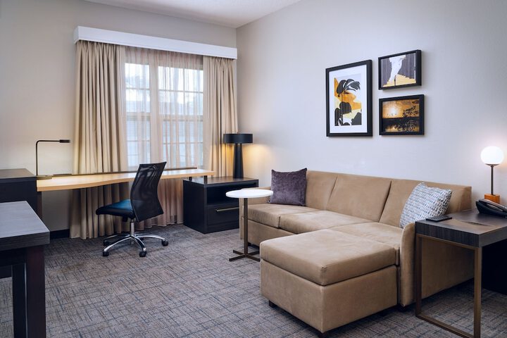 Room 25 of 63