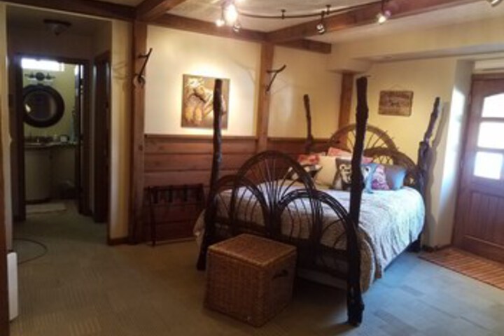 James Mulvey Carriage House Inn