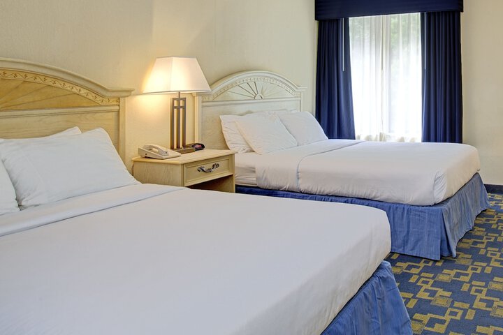 Room 8 of 13