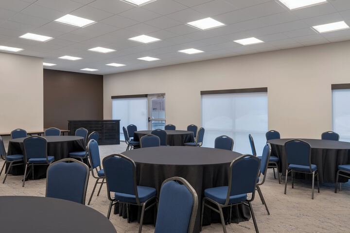 Holiday Inn Express & Suites Linden – Newark South by IHG