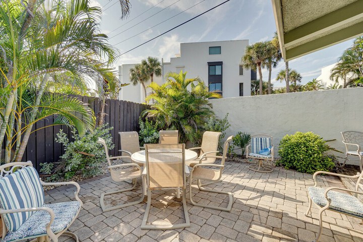 Manasota Key Vacation Rental w / Beach Access!