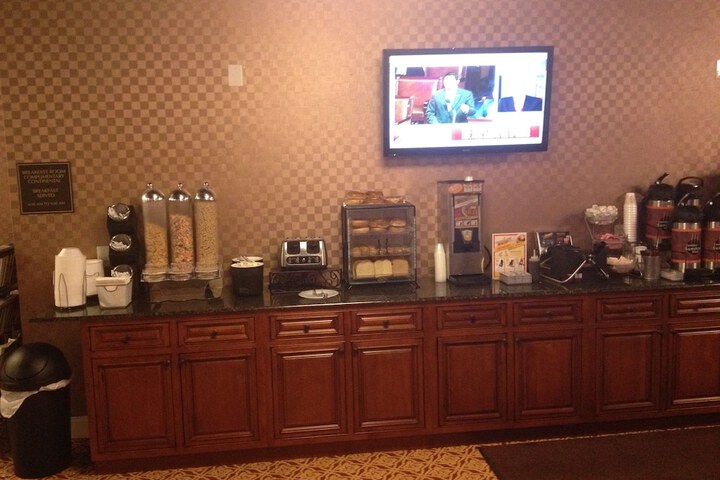 Breakfast/Coffee Service 23 of 32