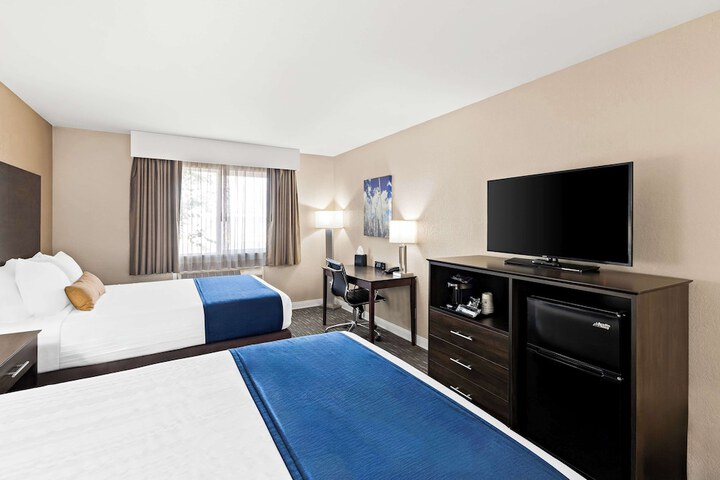 Room 28 of 35