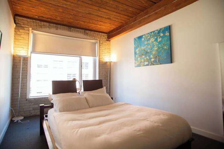 Room 29 of 54