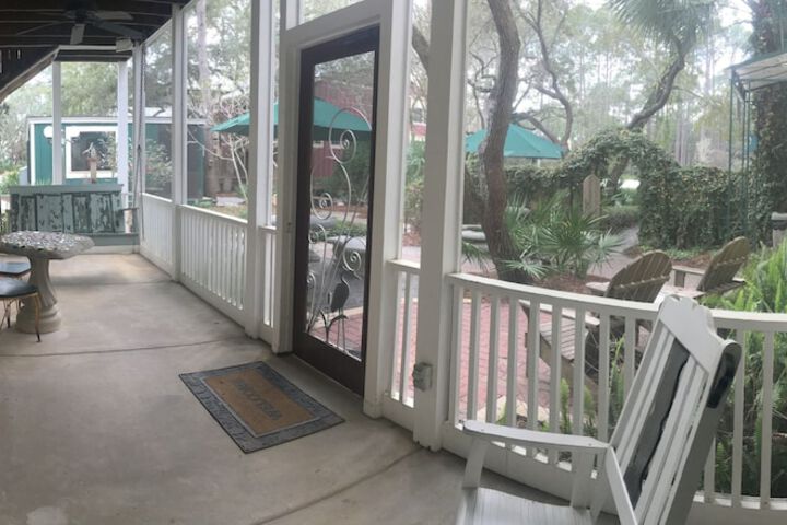 Hibiscus Coffee & Guesthouse