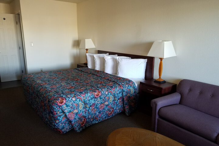 Room 3 of 7