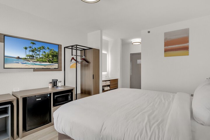 Room 28 of 59